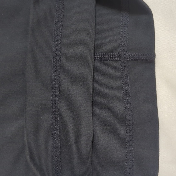 Lululemon Groove Crop, Color Gray/Pink/White Size 8 - Picture 12 of 15